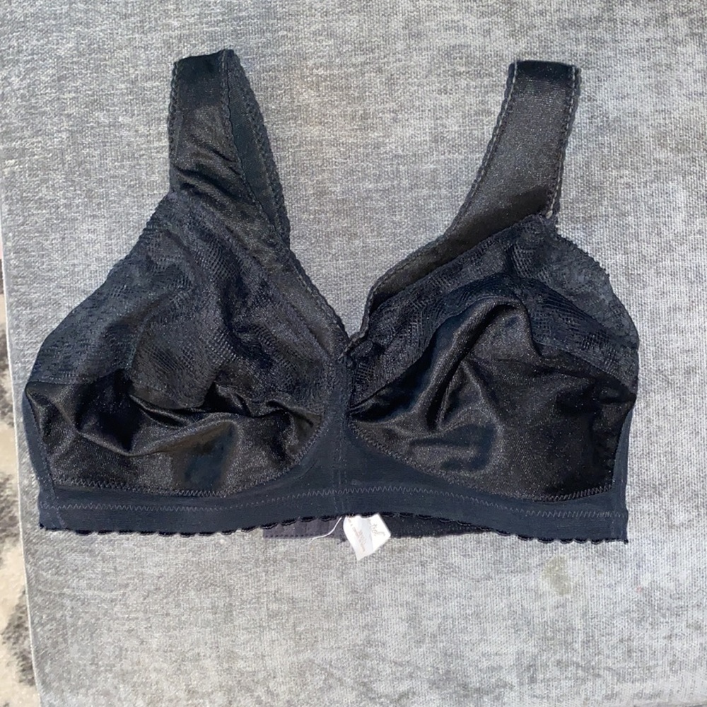 Glamor-trol vintage bra size 38DD